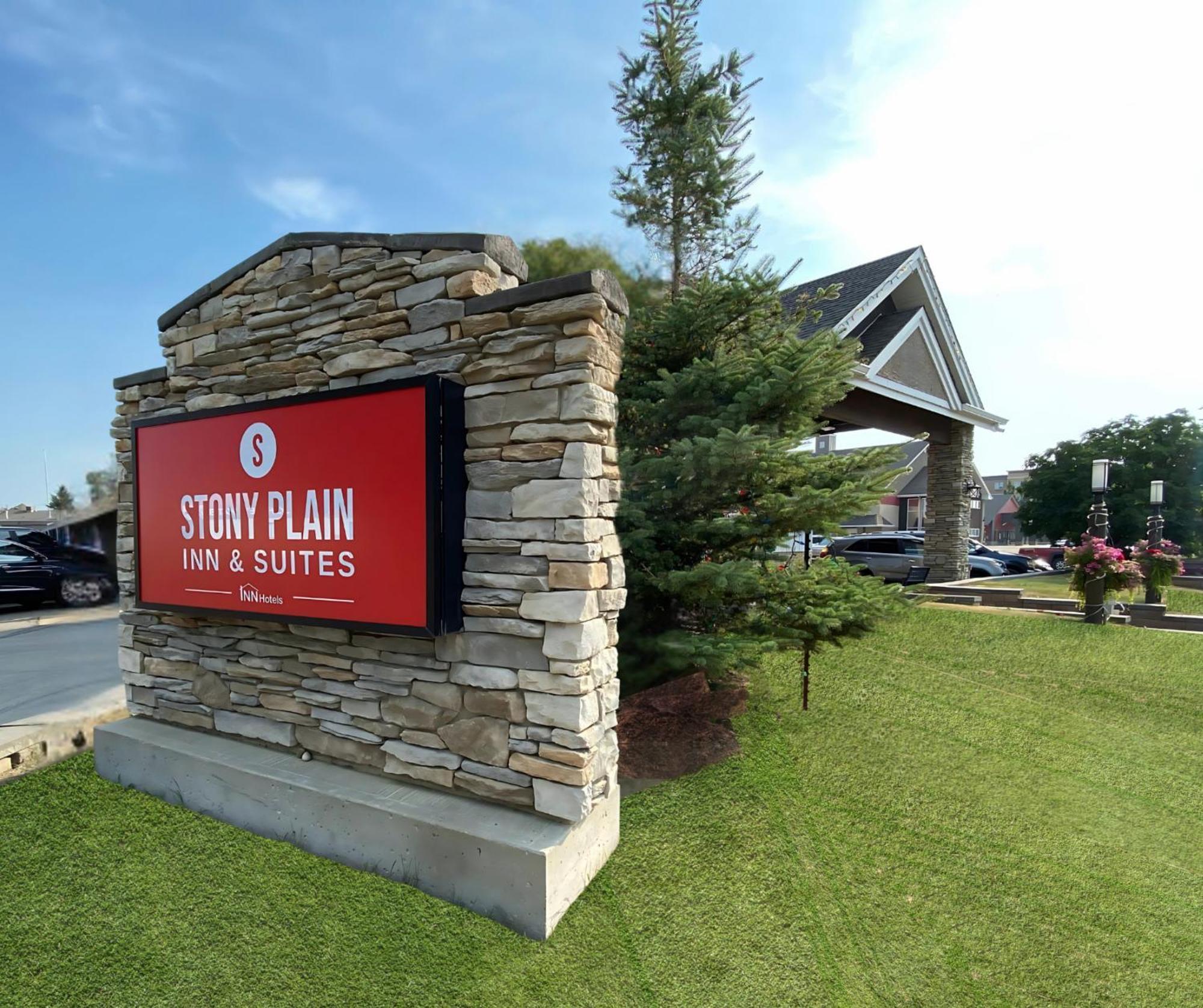 Stony Plain Inn & Suites ภายนอก รูปภาพ