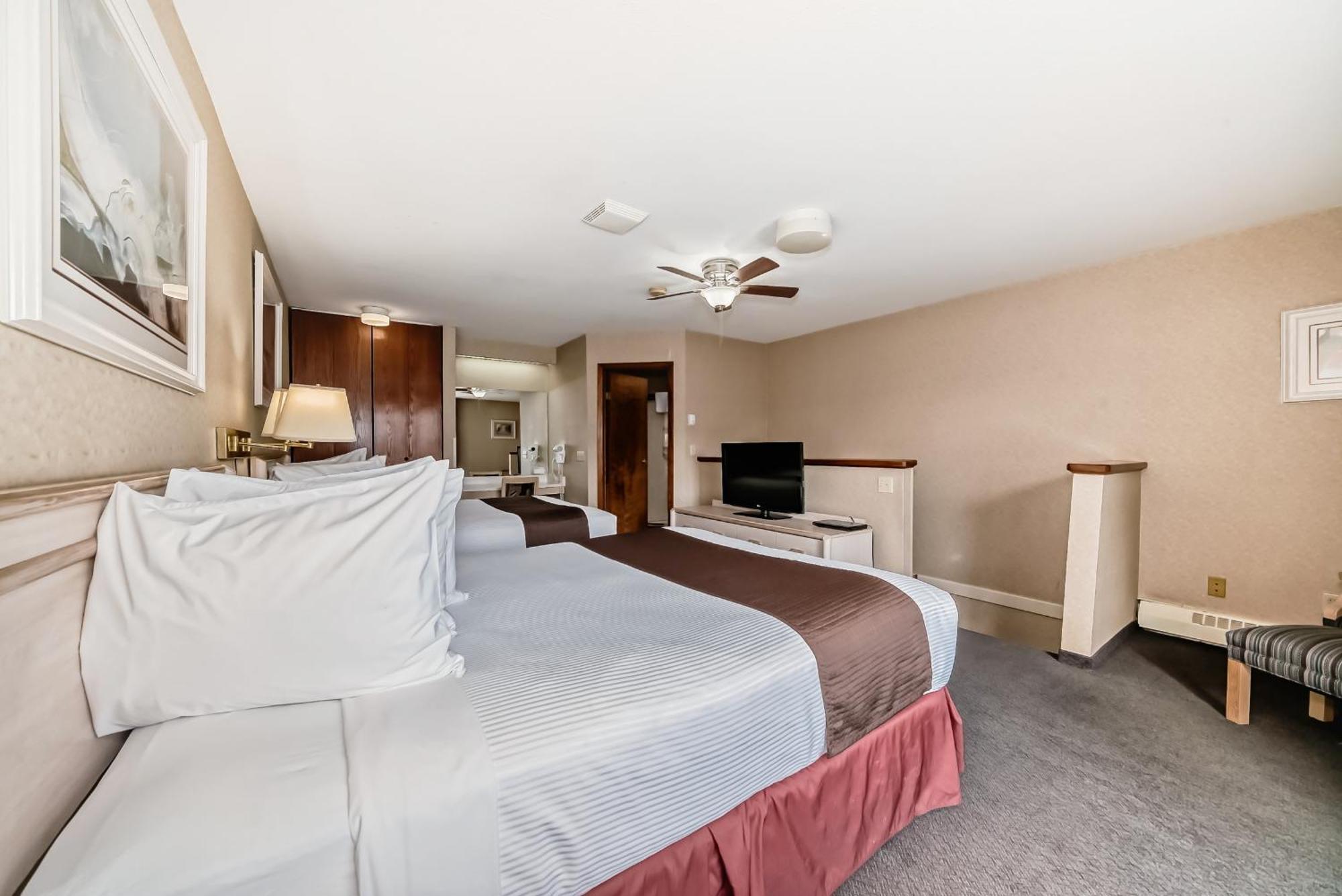 Stony Plain Inn & Suites ภายนอก รูปภาพ