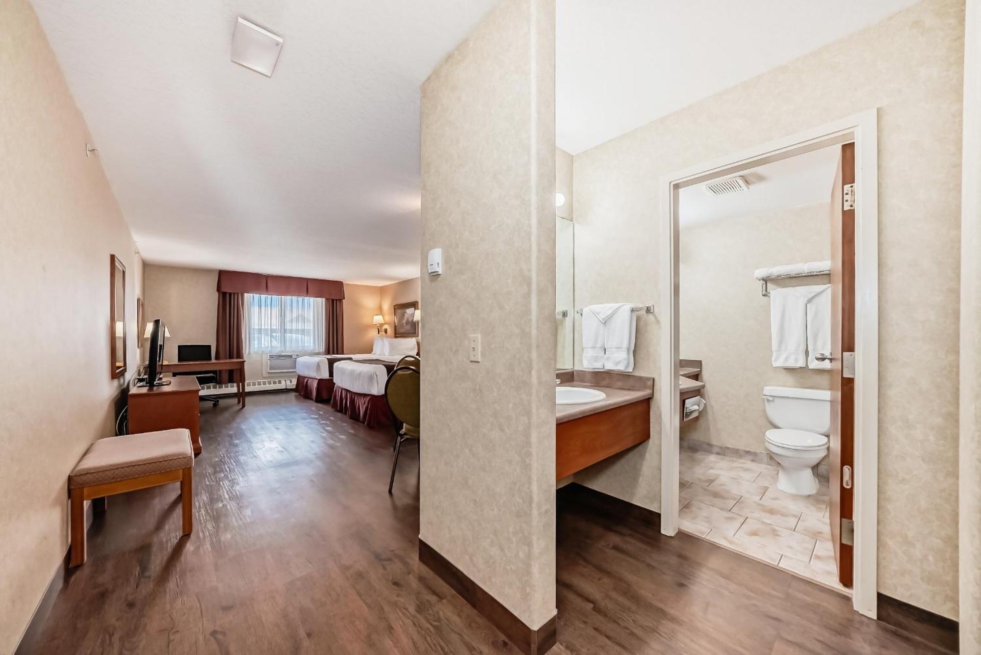 Stony Plain Inn & Suites ภายนอก รูปภาพ