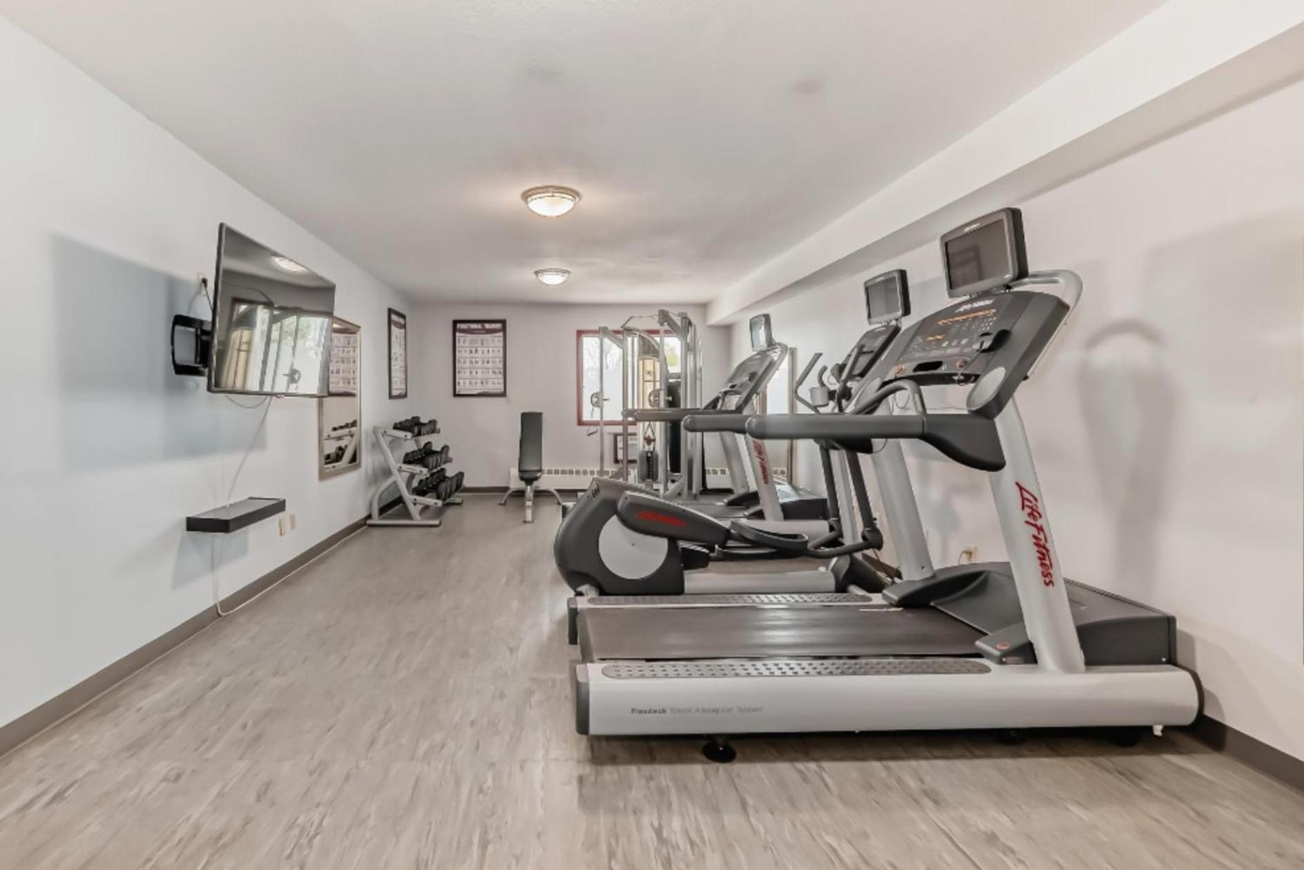 Stony Plain Inn & Suites ภายนอก รูปภาพ