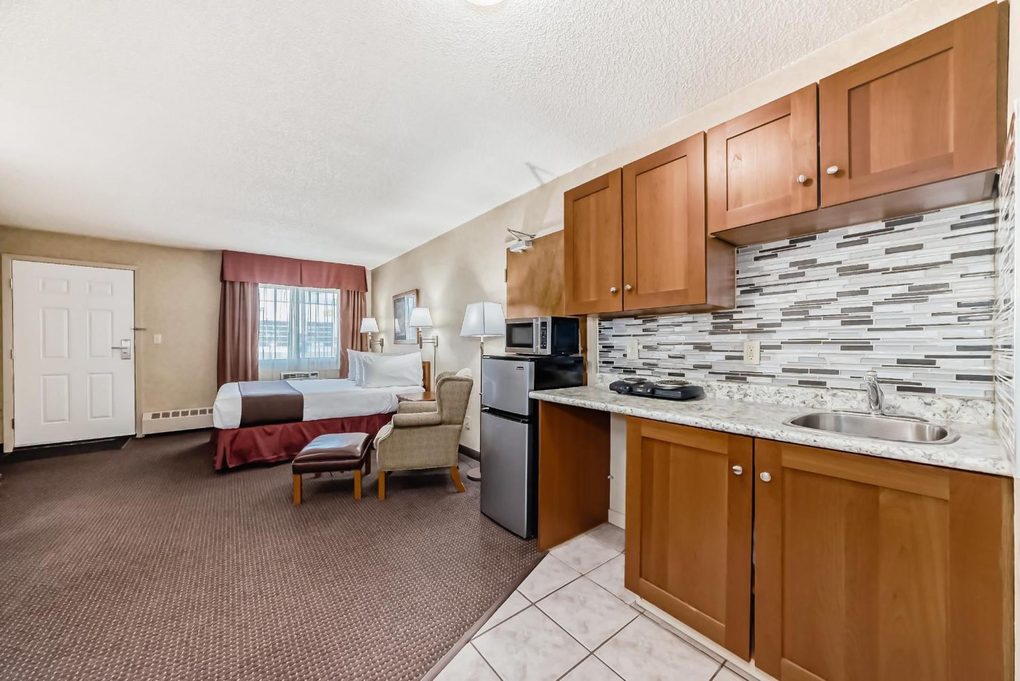 Stony Plain Inn & Suites ภายนอก รูปภาพ