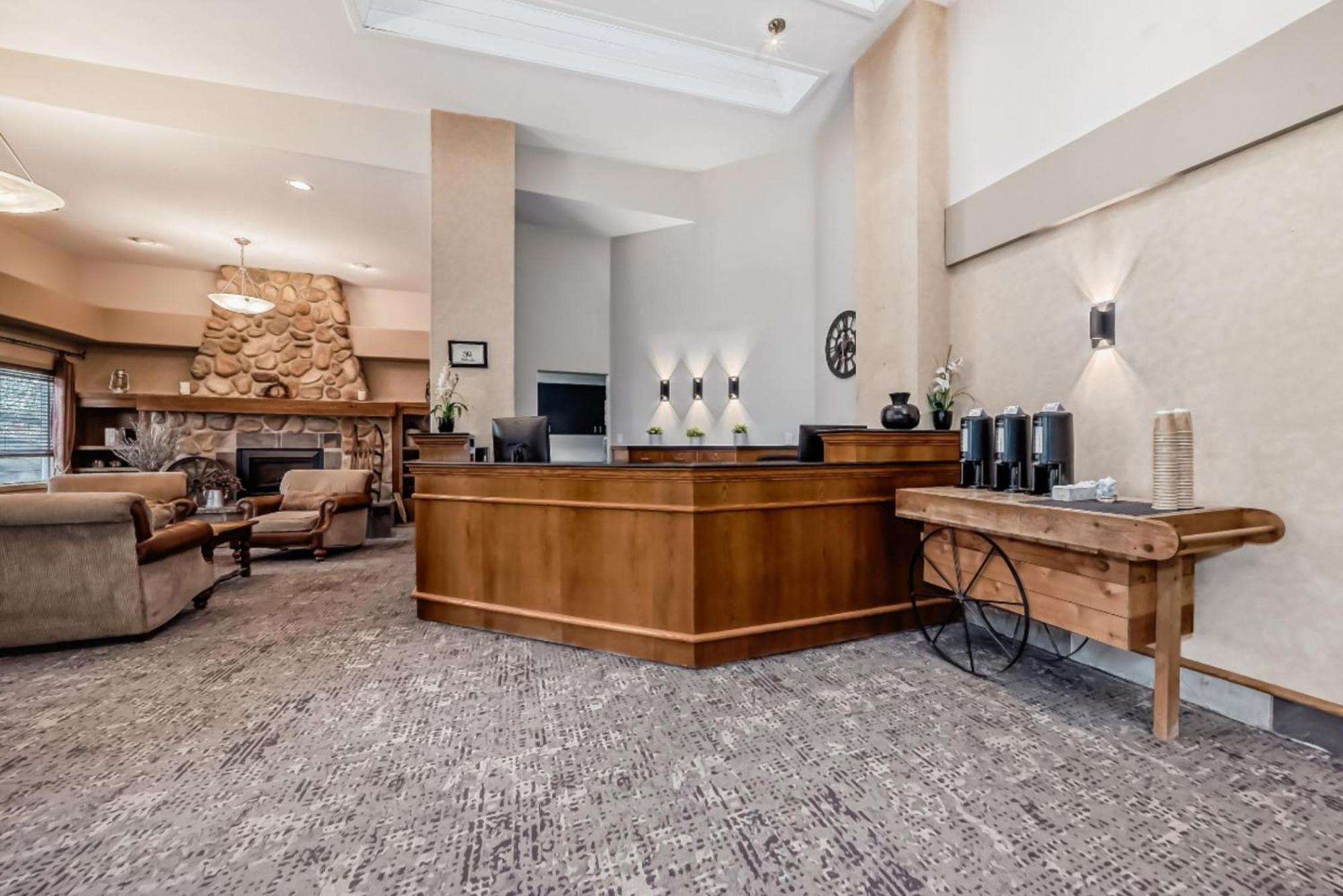 Stony Plain Inn & Suites ภายนอก รูปภาพ
